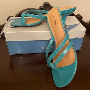 CABRIZI BRYNN TEAL COLOR HEELED SANDALS, SIZE 8.5 M